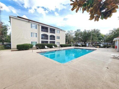 Bed and breakfast 1 bedroom, with pool