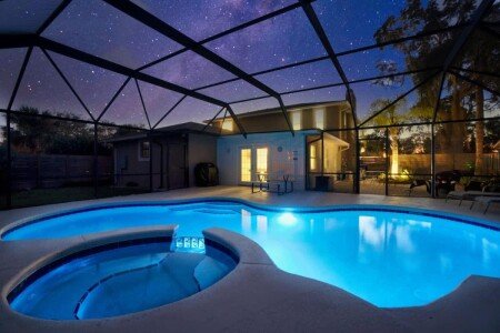 House 10 guests, with jacuzzi