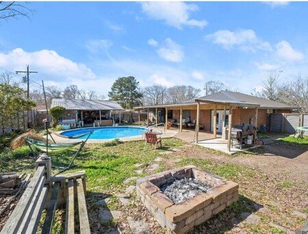 House 1 bedroom, with jacuzzi