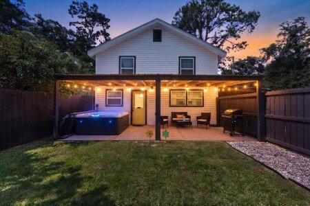 House 1 bedroom, with jacuzzi