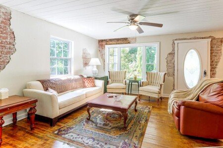 House 3 bedrooms, with parking