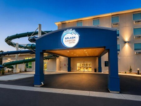 Hotel with jacuzzi