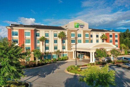 Hotel with jacuzzi