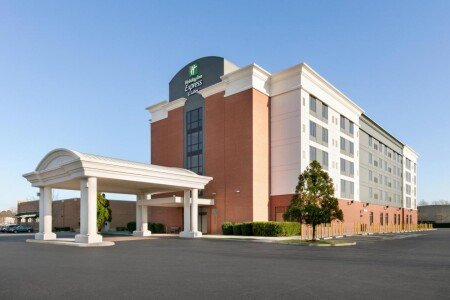 Hotel with pool