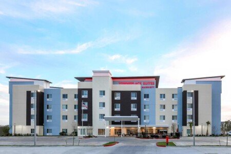 Hotel con piscina