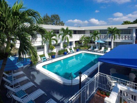 Hotel con piscina