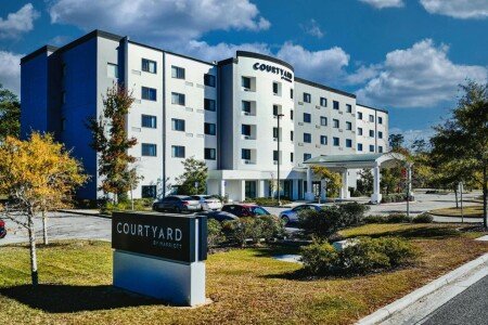 Hotel with jacuzzi