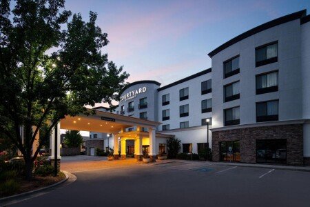 Hotel with pool