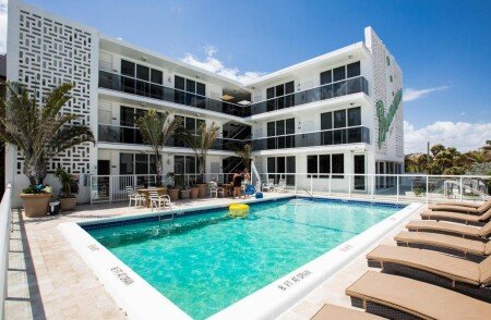 Hotel con piscina