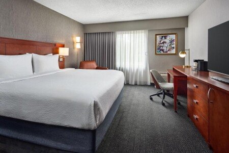 Hotel with jacuzzi