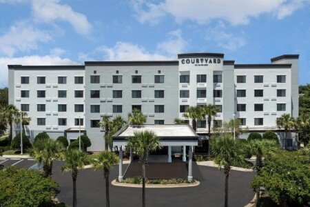 Hotel with jacuzzi