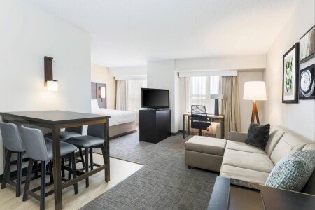 Hotel with jacuzzi