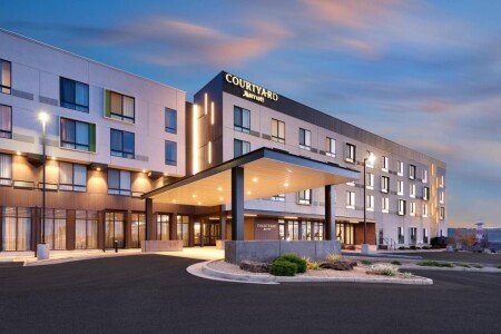 Hotel with jacuzzi