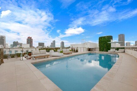 Hotel with jacuzzi