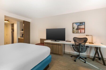Hotel with gym