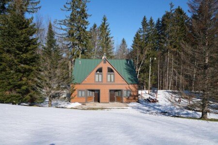 House 6 guests, with pool