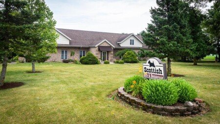 Bed and breakfast 9 guests, with pool