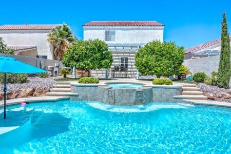 House 4 bedrooms, with jacuzzi