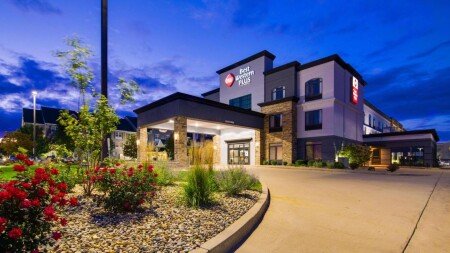 Hotel with pool