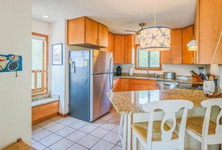 House 10 guests, with jacuzzi