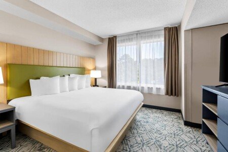 Hotel with jacuzzi
