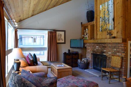 Apartment 11 guests, with jacuzzi