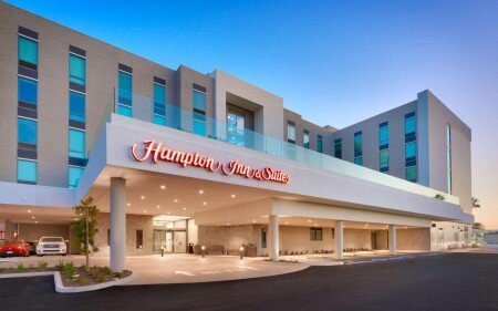 Hotel con piscina