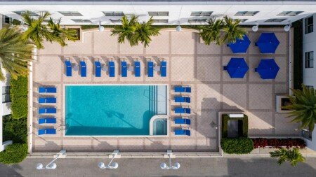 Hotel with jacuzzi