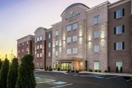 Hotel with pool