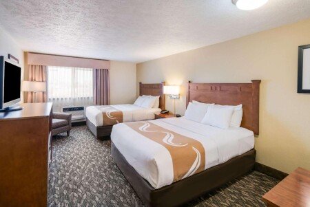 Hotel with jacuzzi