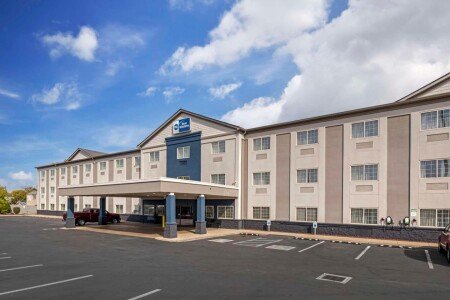 Hotel with jacuzzi