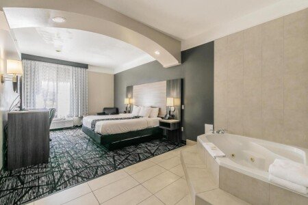Hotel with jacuzzi