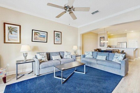 House 7 guests, with jacuzzi