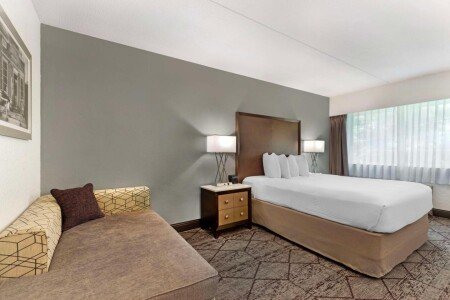 Hotel with jacuzzi