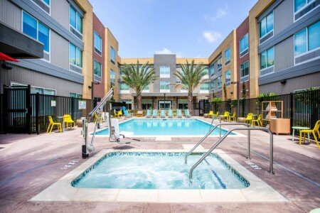 Hotel with jacuzzi