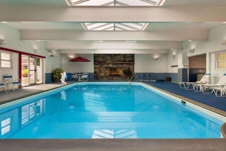 Hotel with jacuzzi