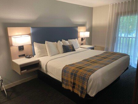 Hotel with gym