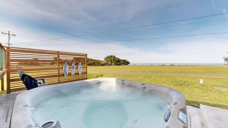House 4 bedrooms, with jacuzzi