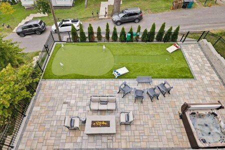 House 12 guests, with jacuzzi