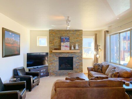 House 6 guests, with jacuzzi