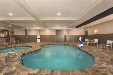 Hotel with jacuzzi