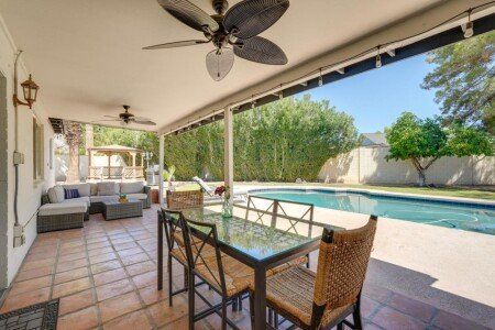 House 4 bedrooms, with pool