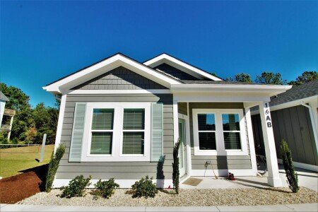 House 6 guests, with pool