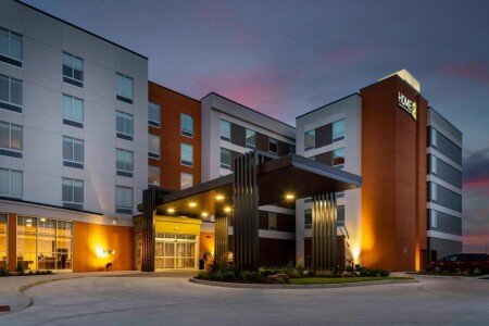 Hotel with pool