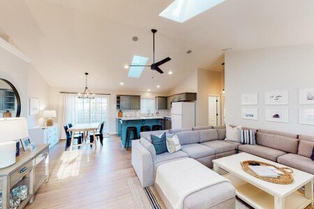 House 6 guests, with garden