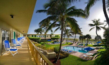 Hotel mit Pool