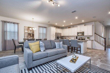 House 5 bedrooms, with pool