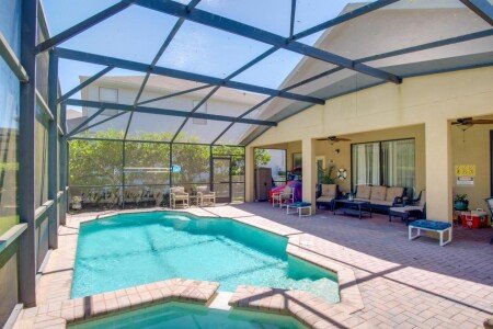 House 4 bedrooms, with jacuzzi