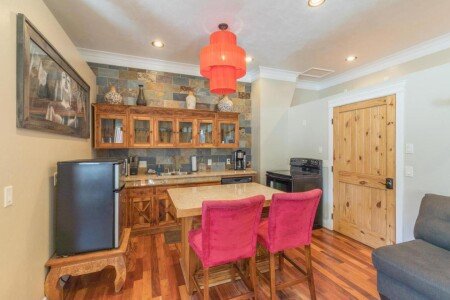 House 3 guests, with wifi