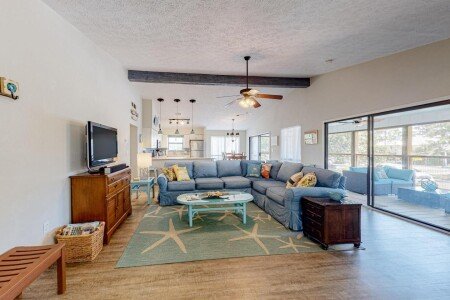 House 2 bedrooms, with pool